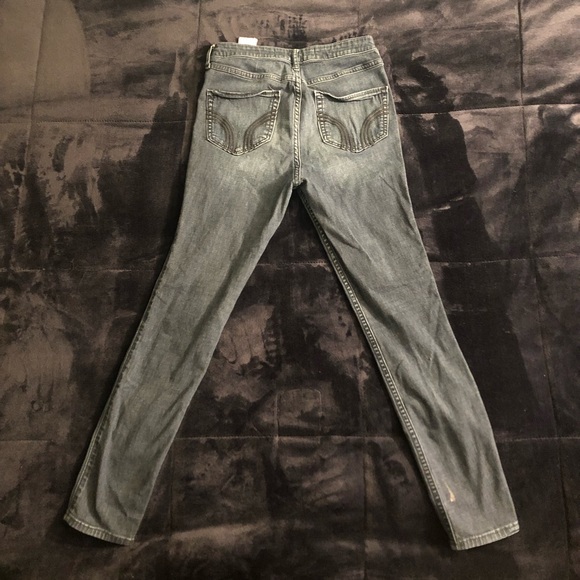 Women’s hollister jeans - Picture 2 of 8